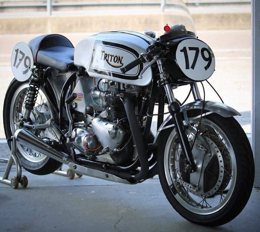 Triton moto café racer anglais